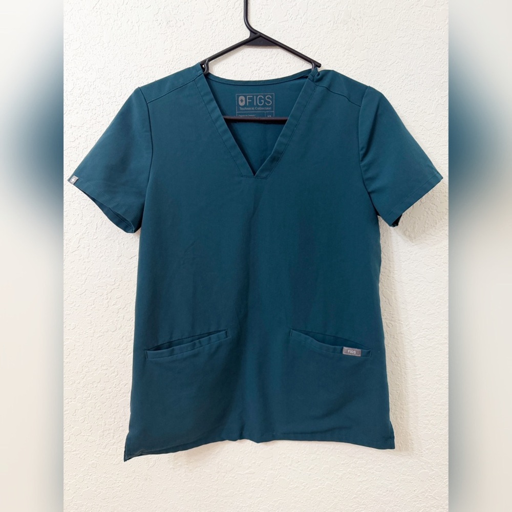 Figs Casma Three Pocket Scrub Top - XS